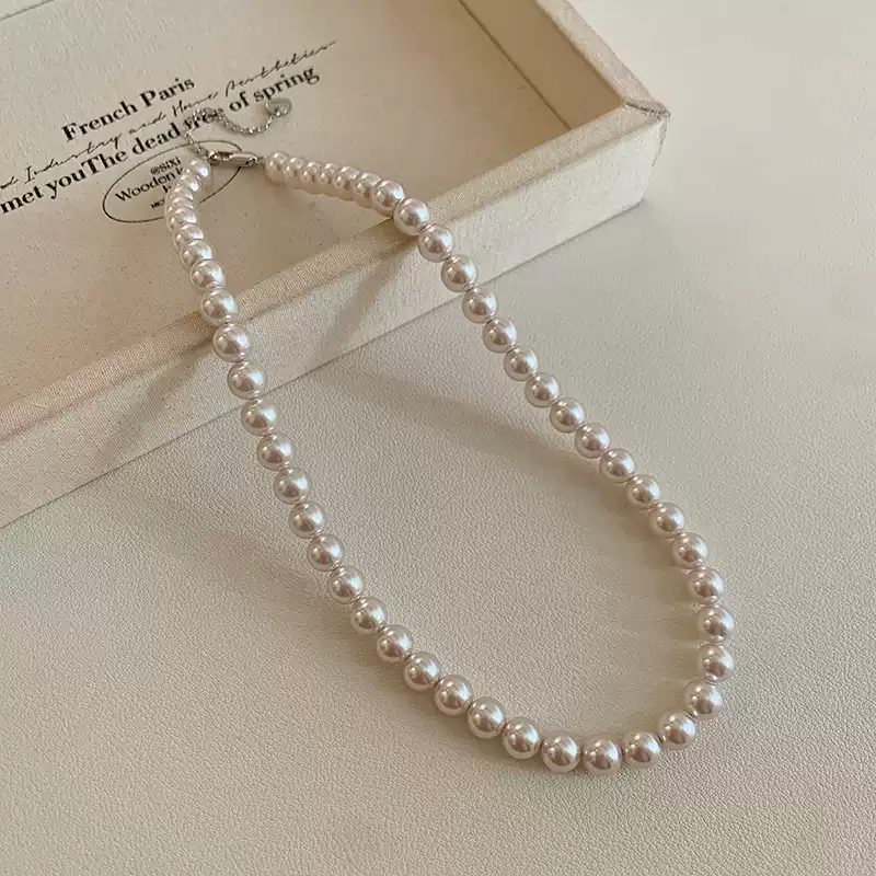 2025 New Arrival Women's Pearl Necklace: Luxe & Chic Collarbone Chain for Elegance