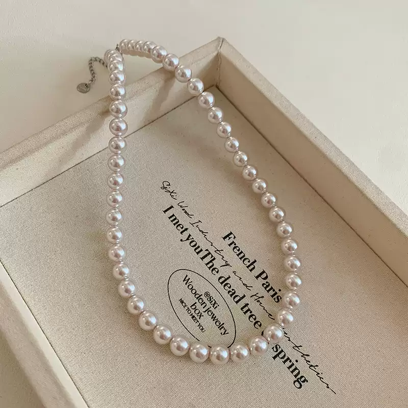 2025 New Arrival Women's Pearl Necklace: Luxe & Chic Collarbone Chain for Elegance