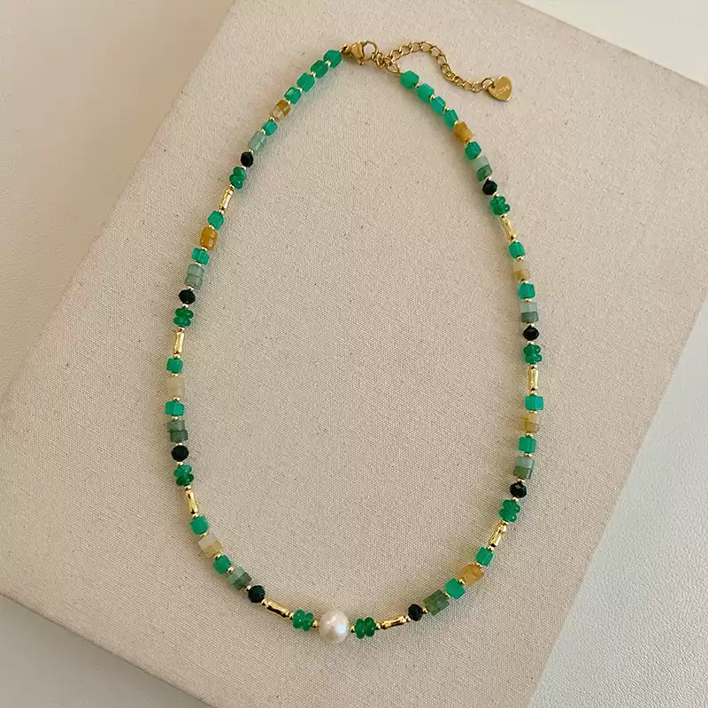 2025 Trendy Natural Stone & Pearl Handmade Choker Necklace for Women – Luxurious & Unique Collar Chain